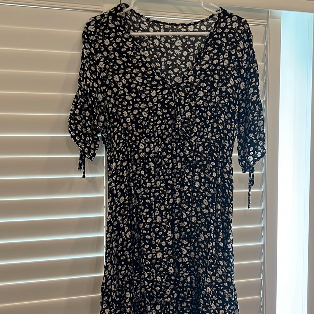 Blue and white daisy dress size XL